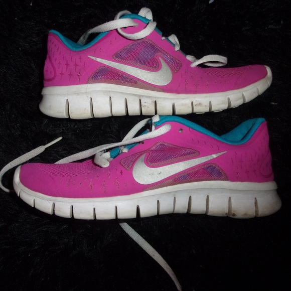 girls workout shoes